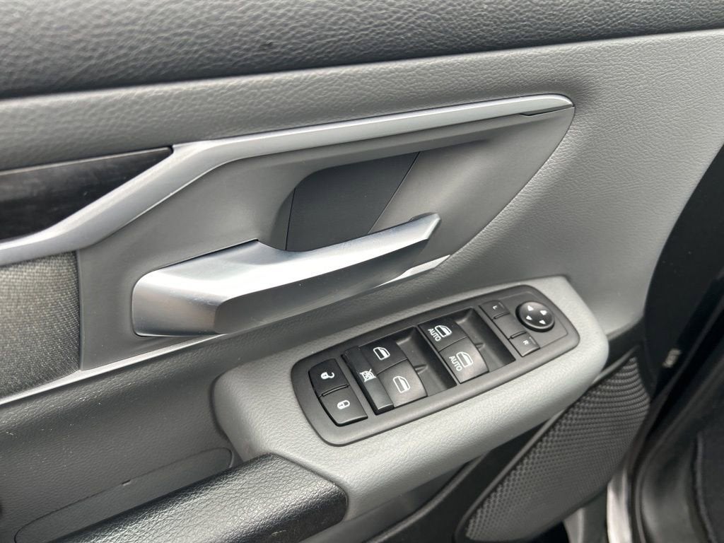 2020 RAM 1500 Big Horn Crew Cab 4x4 5'7" Box