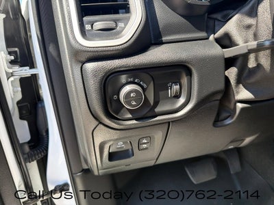 2020 RAM 1500 Big Horn Crew Cab 4x4 5'7" Box