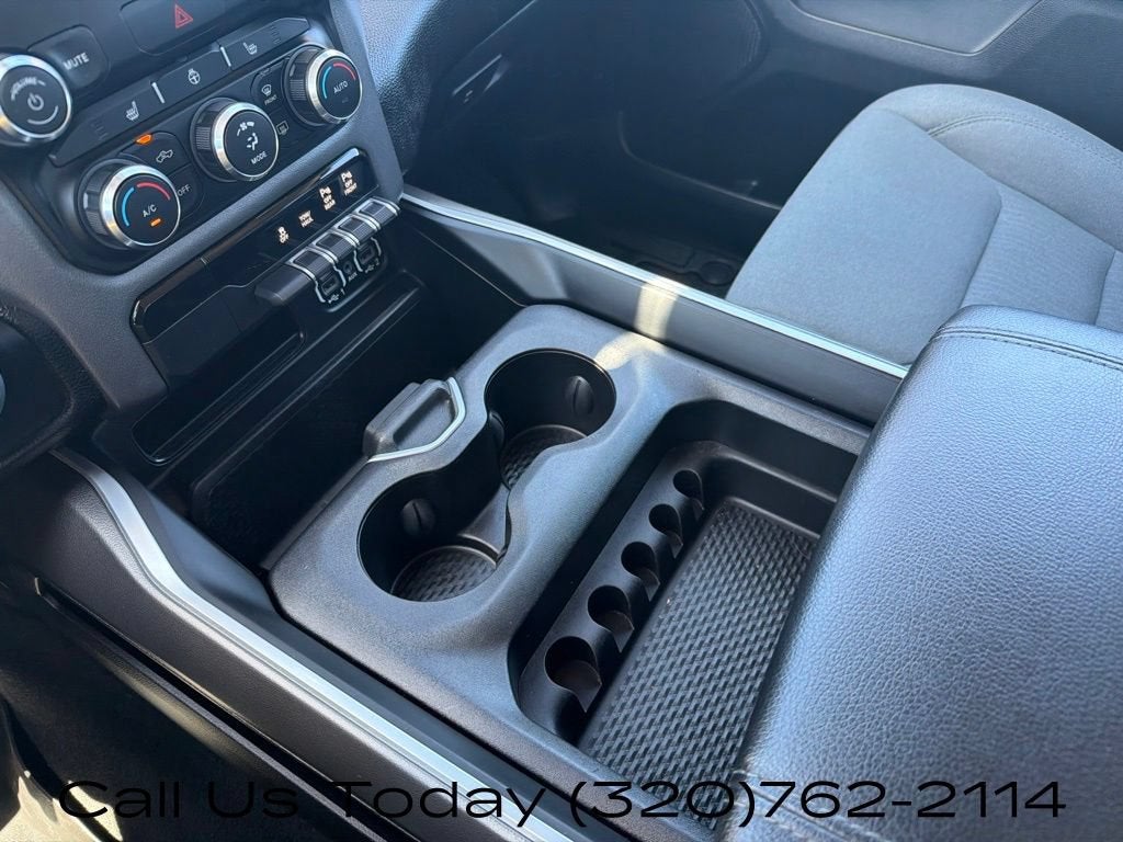 2020 RAM 1500 Big Horn Crew Cab 4x4 5'7" Box