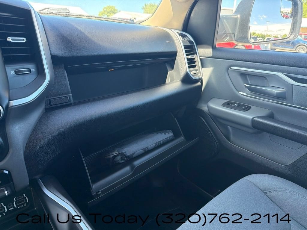 2020 RAM 1500 Big Horn Crew Cab 4x4 5'7" Box