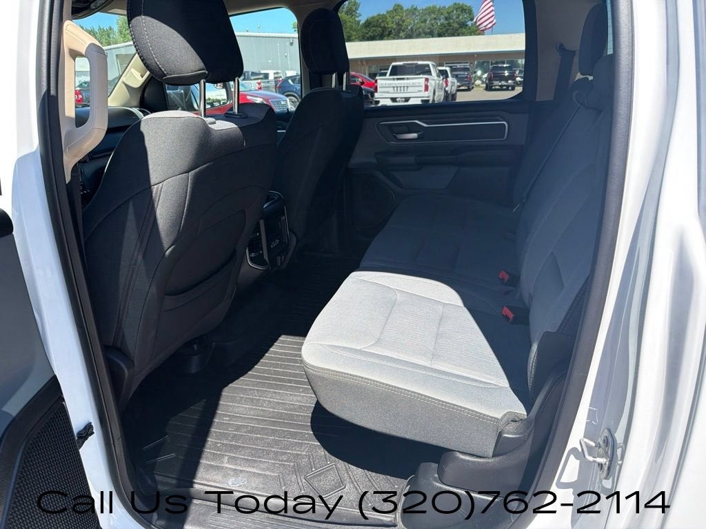 2020 RAM 1500 Big Horn Crew Cab 4x4 5'7" Box