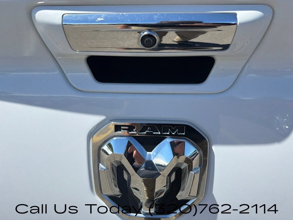 2020 RAM 1500 Big Horn Crew Cab 4x4 5'7" Box