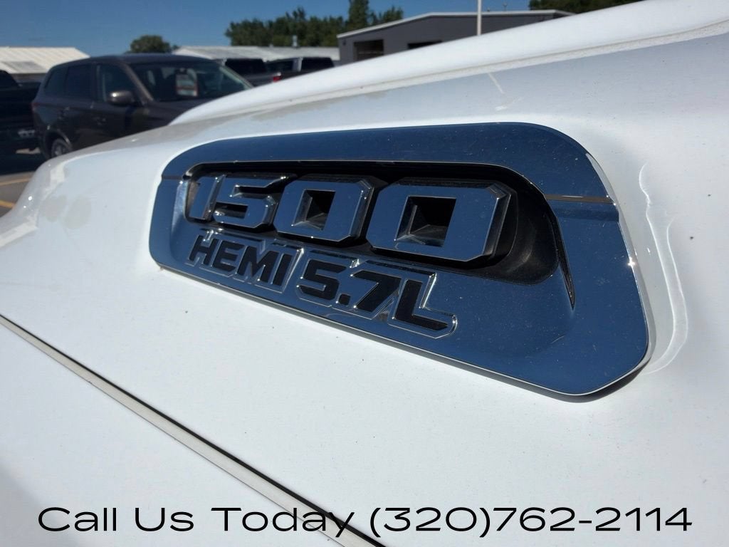 2020 RAM 1500 Big Horn Crew Cab 4x4 5'7" Box