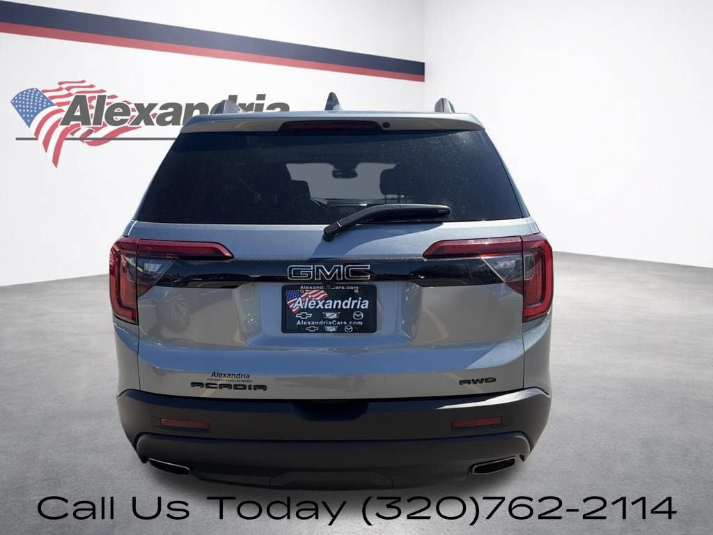 2023 GMC Acadia SLT