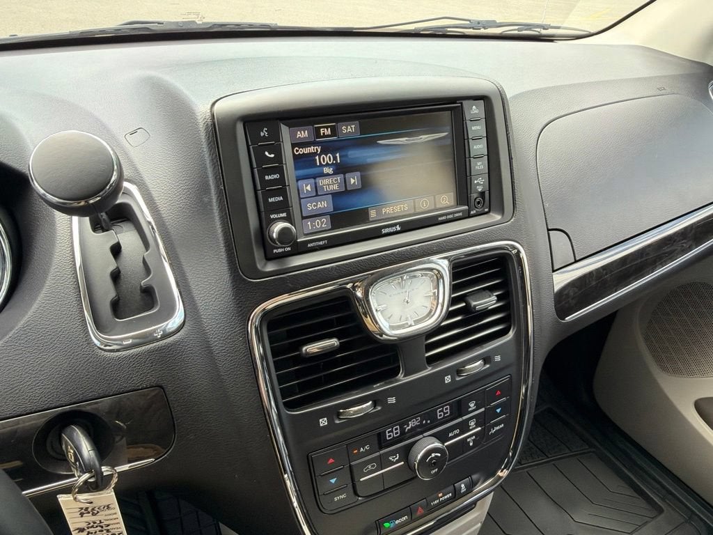 2014 Chrysler Town & Country Touring