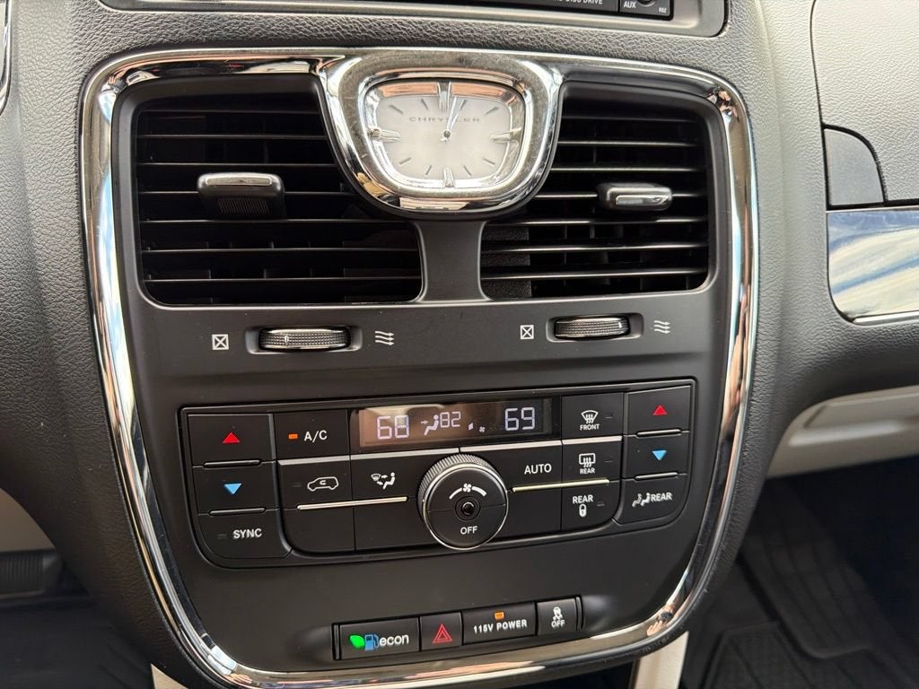 2014 Chrysler Town & Country Touring