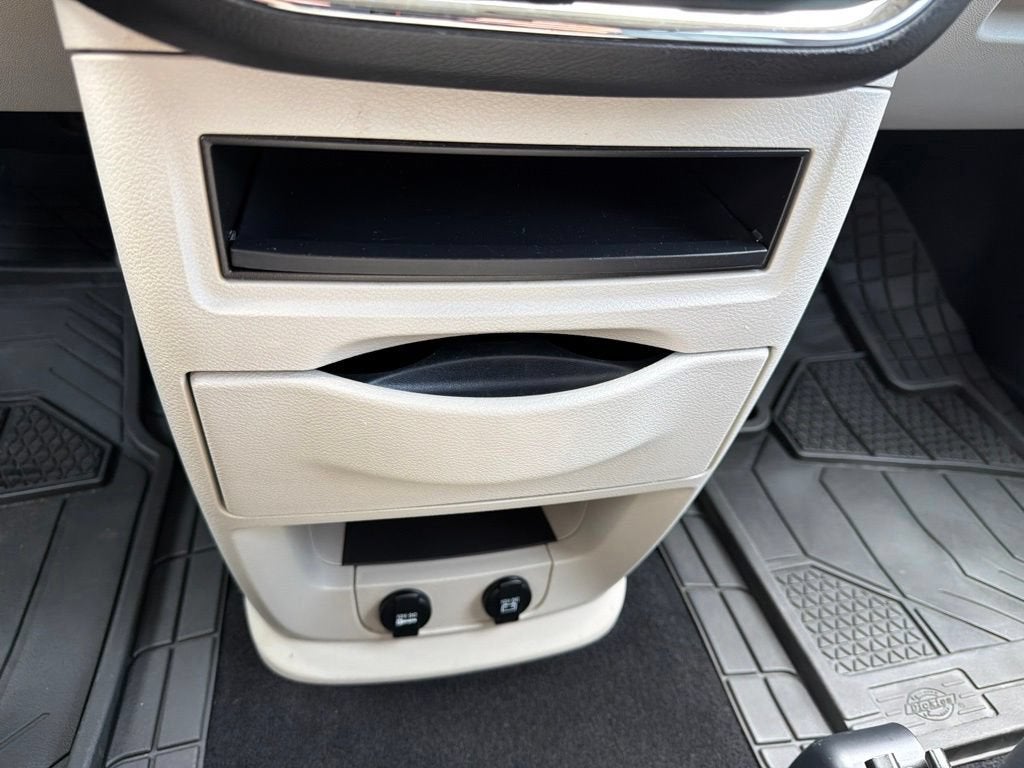 2014 Chrysler Town & Country Touring