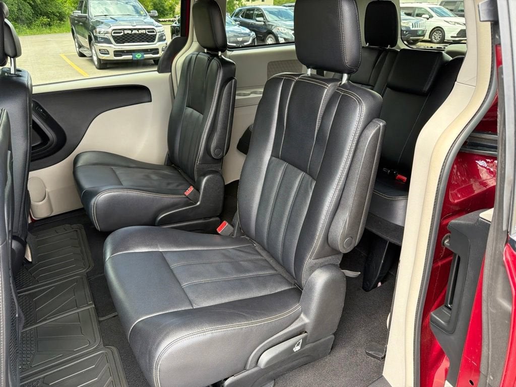 2014 Chrysler Town & Country Touring