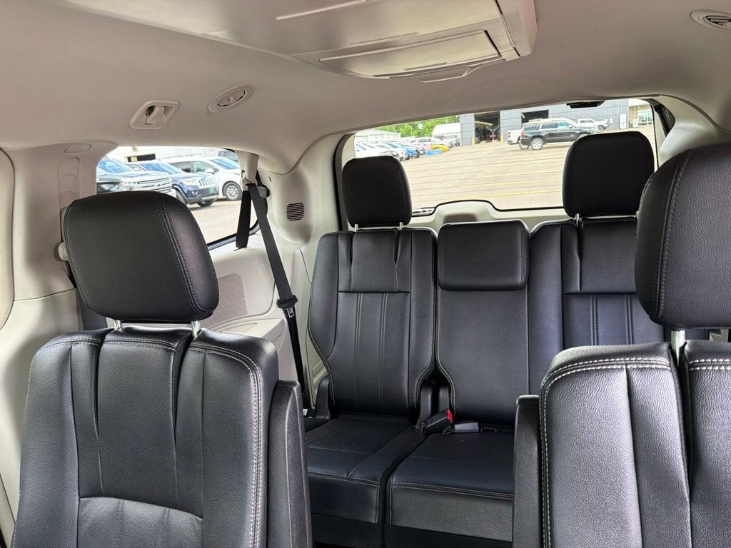 2014 Chrysler Town & Country Touring