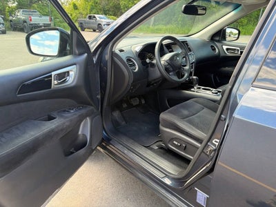 2016 Nissan Pathfinder SV