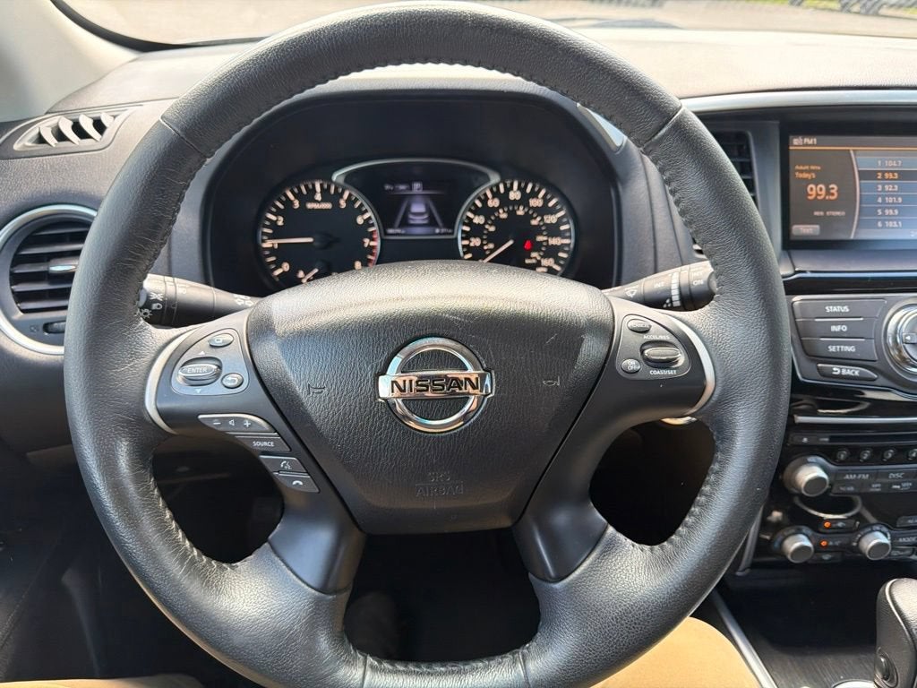 2016 Nissan Pathfinder SV