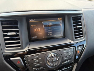 2016 Nissan Pathfinder SV