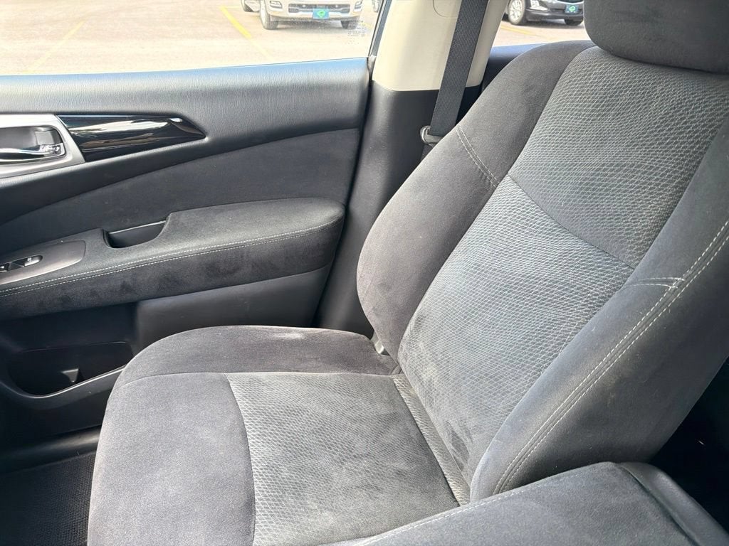 2016 Nissan Pathfinder SV