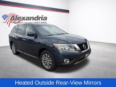 2016 Nissan Pathfinder SV