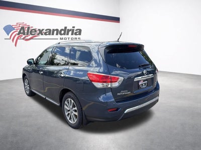 2016 Nissan Pathfinder SV