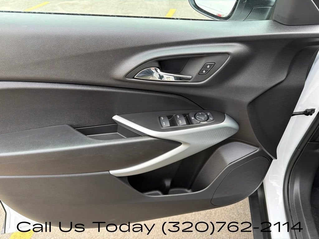 2025 Chevrolet Trax LS