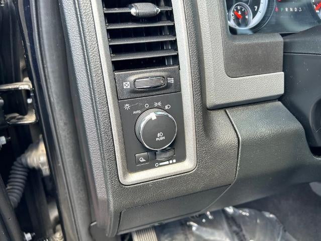 2014 RAM 1500 4WD Quad Cab 6.4 Ft Box Express