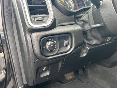 2020 RAM 1500 Big Horn 4x4 Crew Cab 5'7" Box