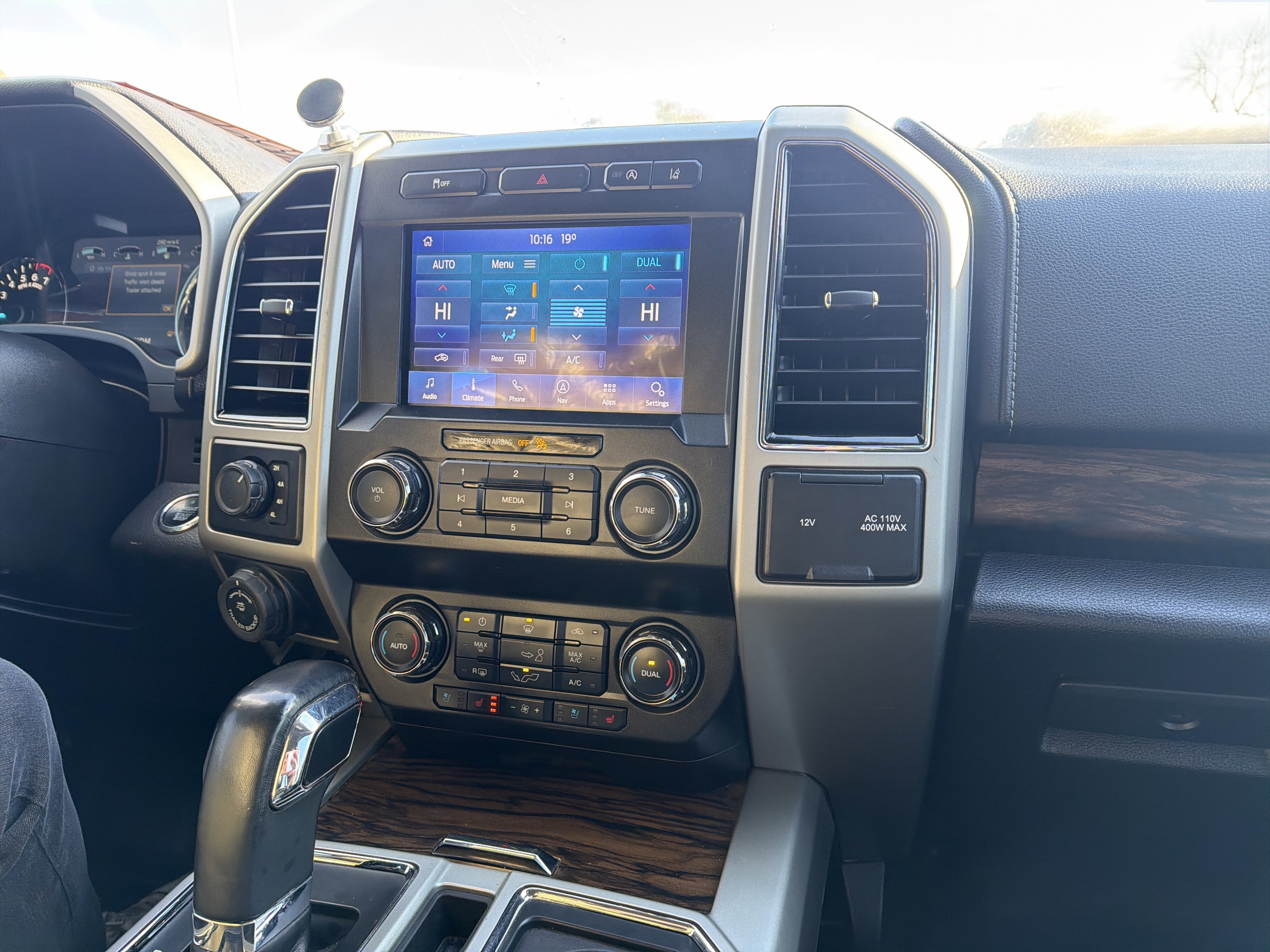 2020 Ford F-150 LARIAT 4WD SuperCrew 5.5' Box