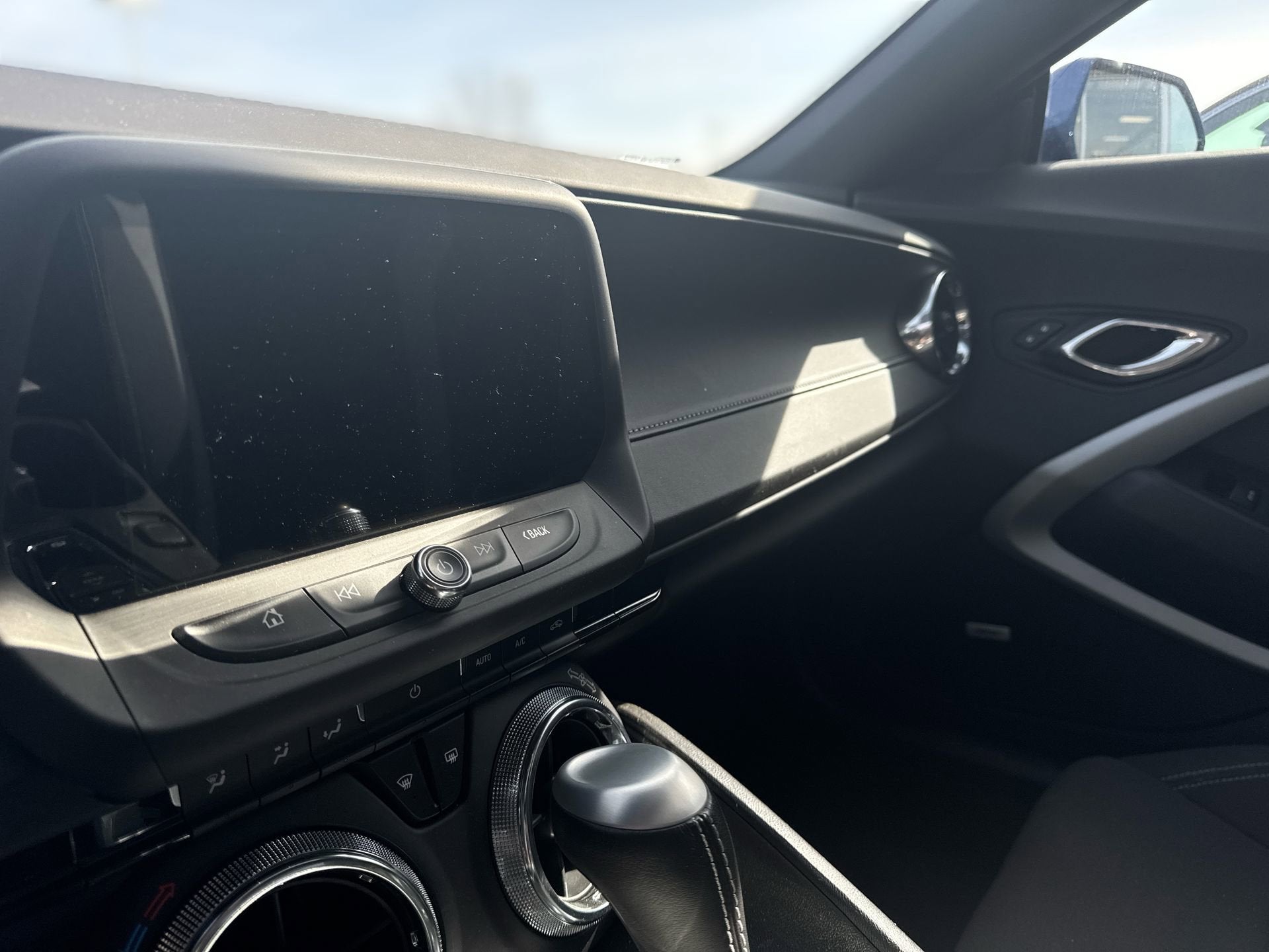 2022 Chevrolet Camaro 2dr Coupe 1LT