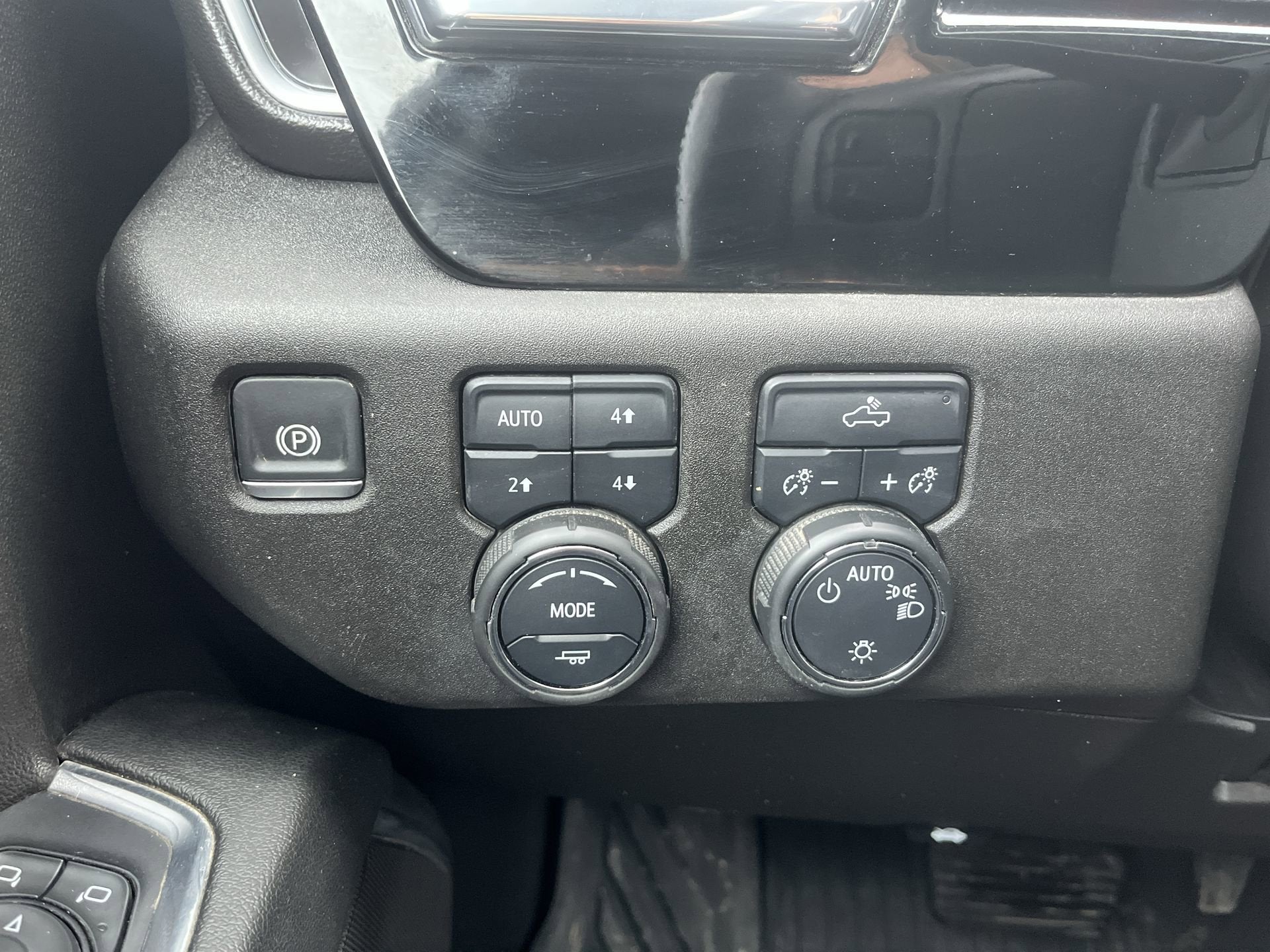 2024 Chevrolet Silverado 1500 Crew Cab Short Box 4-Wheel Drive LT 1LT