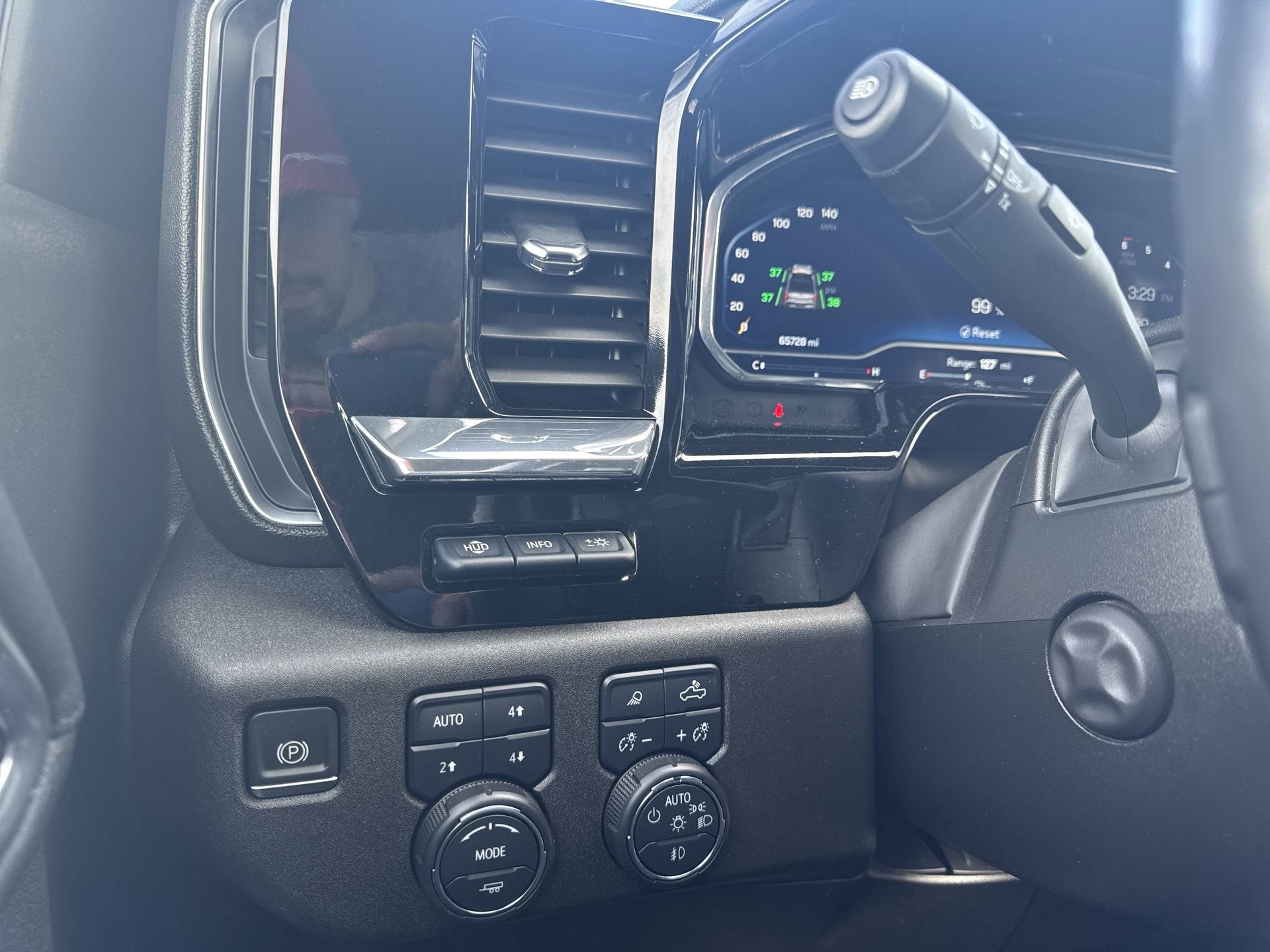 2023 Chevrolet Silverado 1500 Crew Cab Short Box 4-Wheel Drive High Country