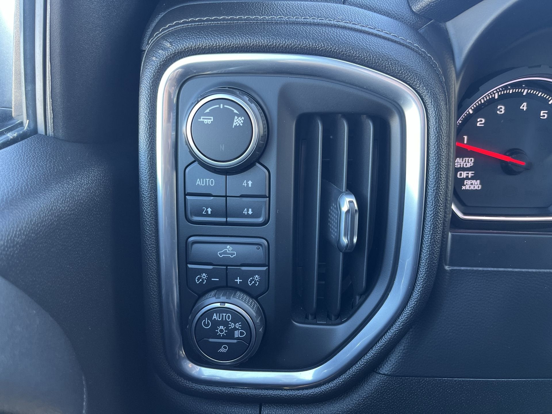 2019 Chevrolet Silverado 1500 Crew Cab Standard Box 4-Wheel Drive LT