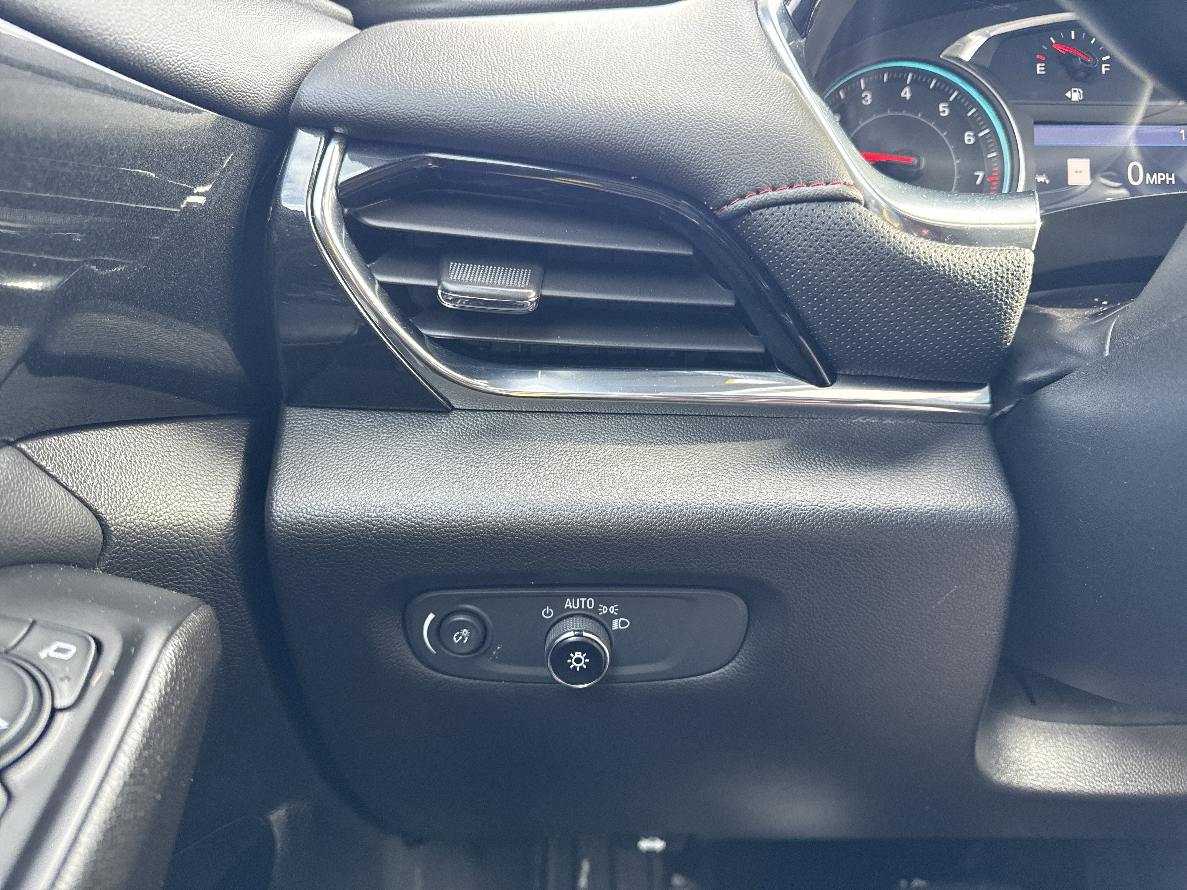 2023 Chevrolet Traverse AWD 2LT