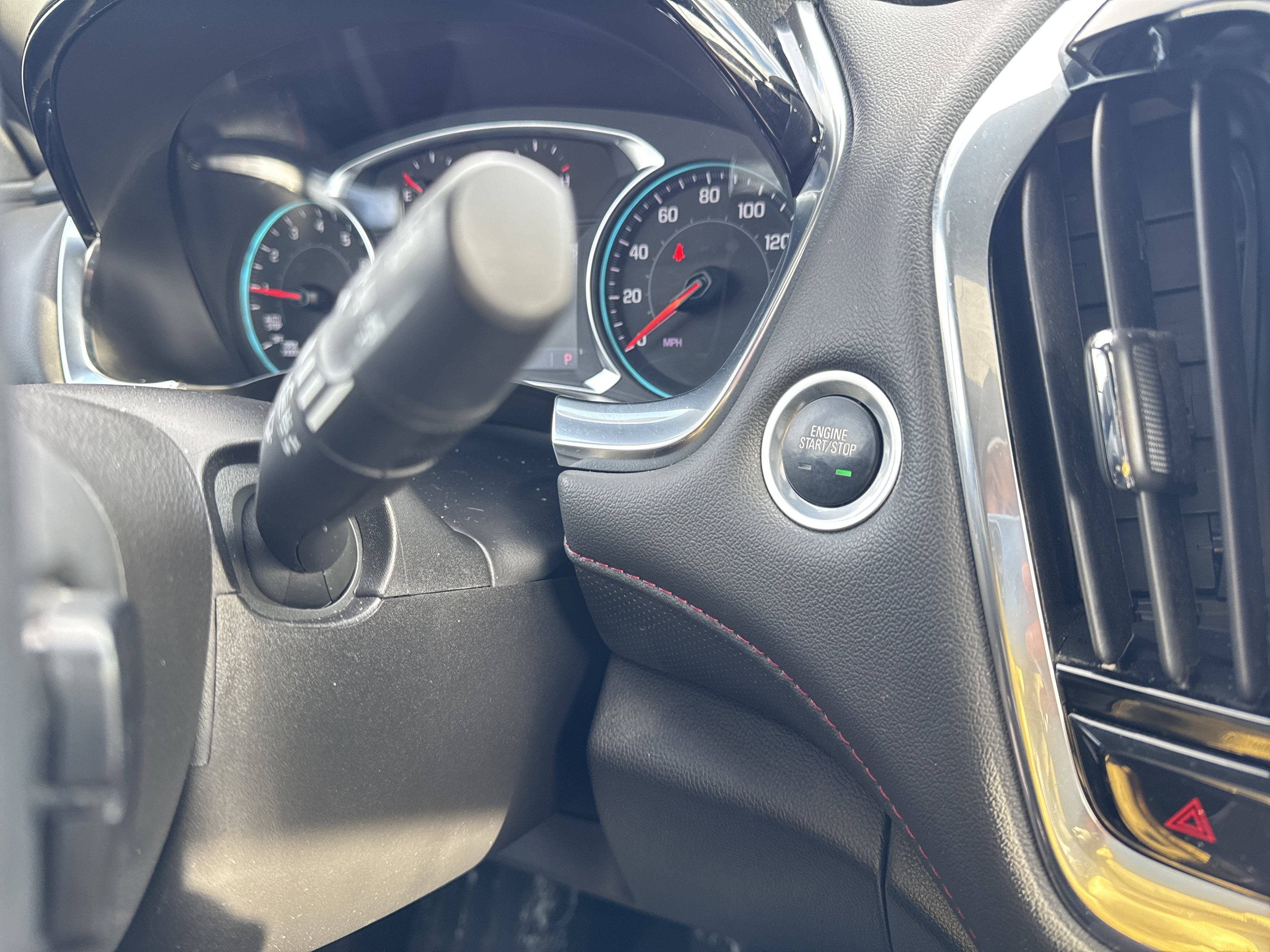 2023 Chevrolet Traverse AWD 2LT