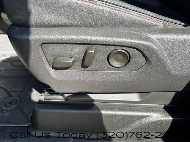 2025 Chevrolet Suburban 4WD RST