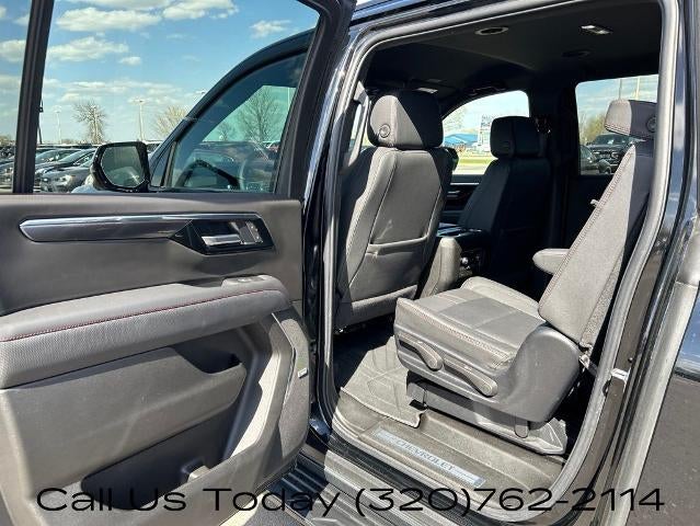 2025 Chevrolet Suburban 4WD RST