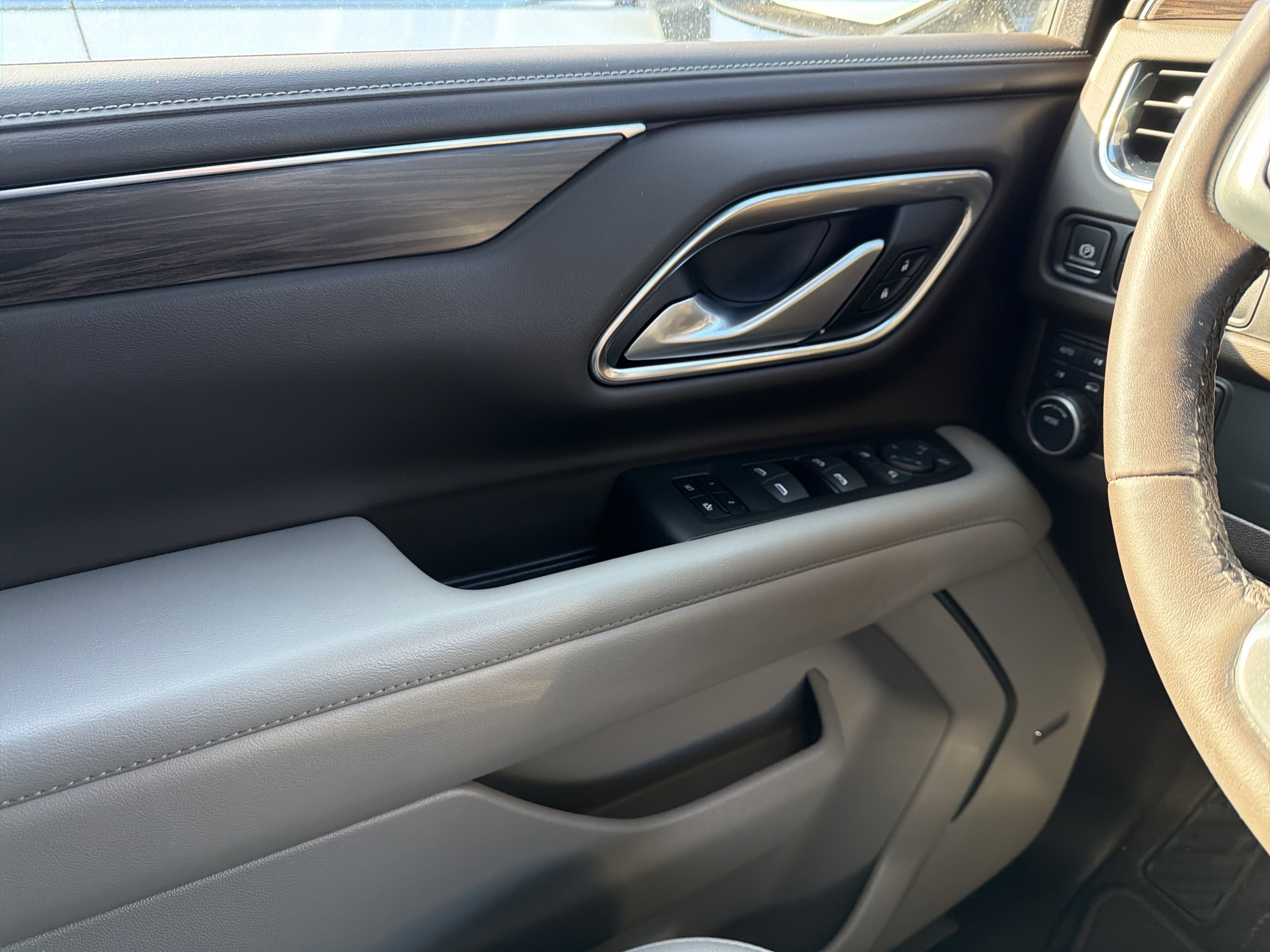 2022 Chevrolet Suburban 4WD LT