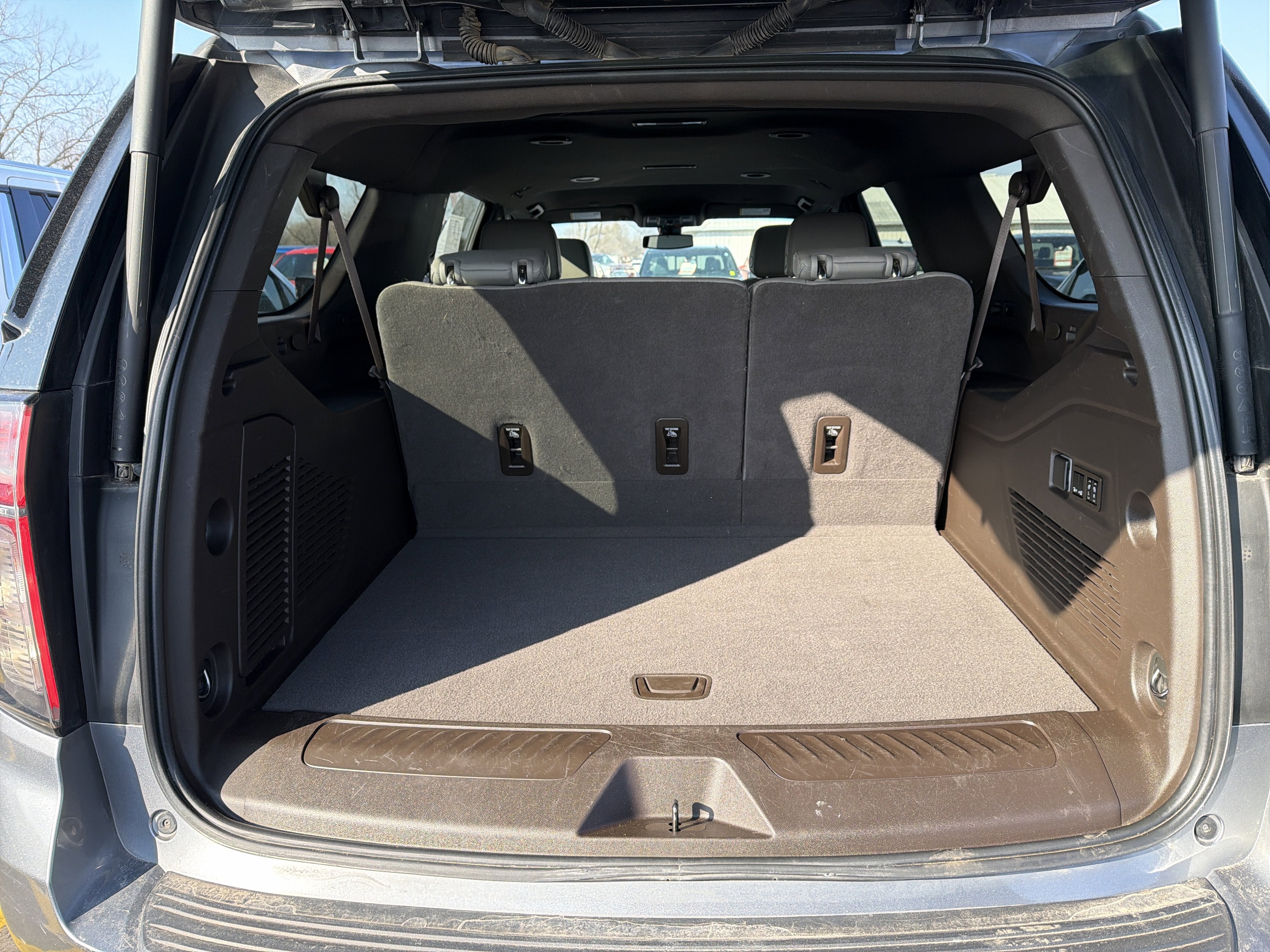 2022 Chevrolet Suburban 4WD LT