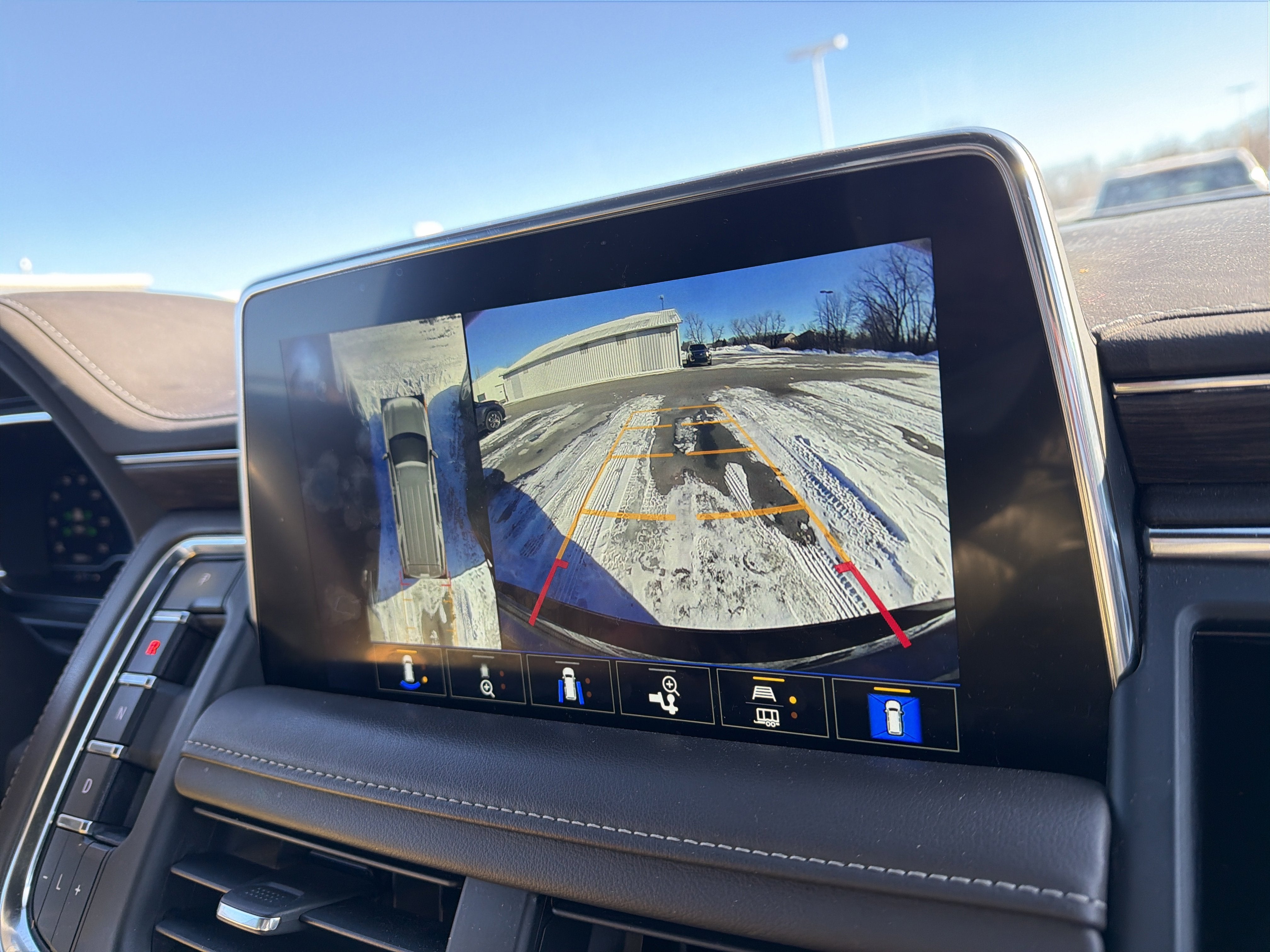 2022 Chevrolet Suburban 4WD LT