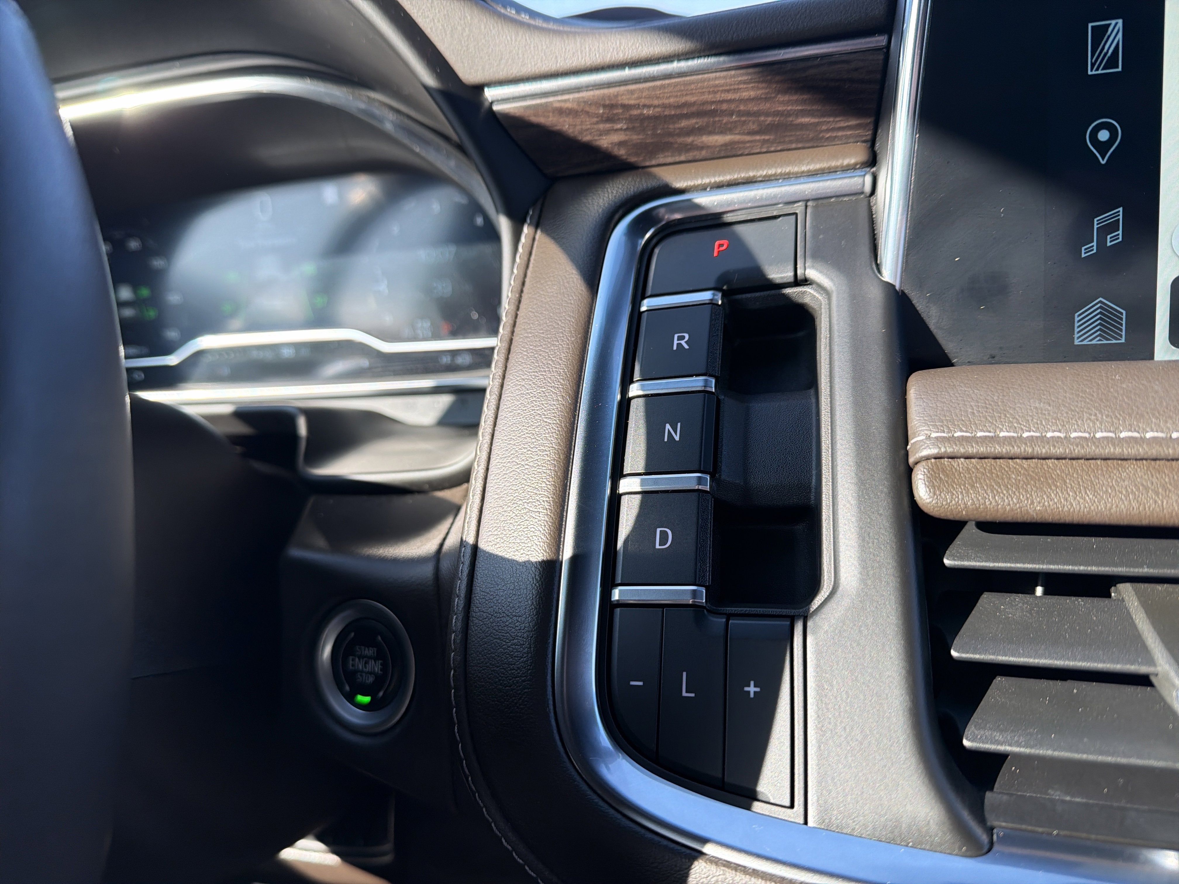 2022 Chevrolet Suburban 4WD LT