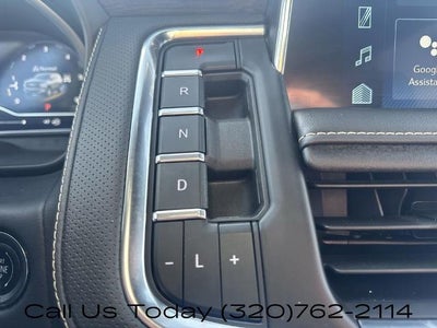 2023 Chevrolet Suburban 4WD Premier