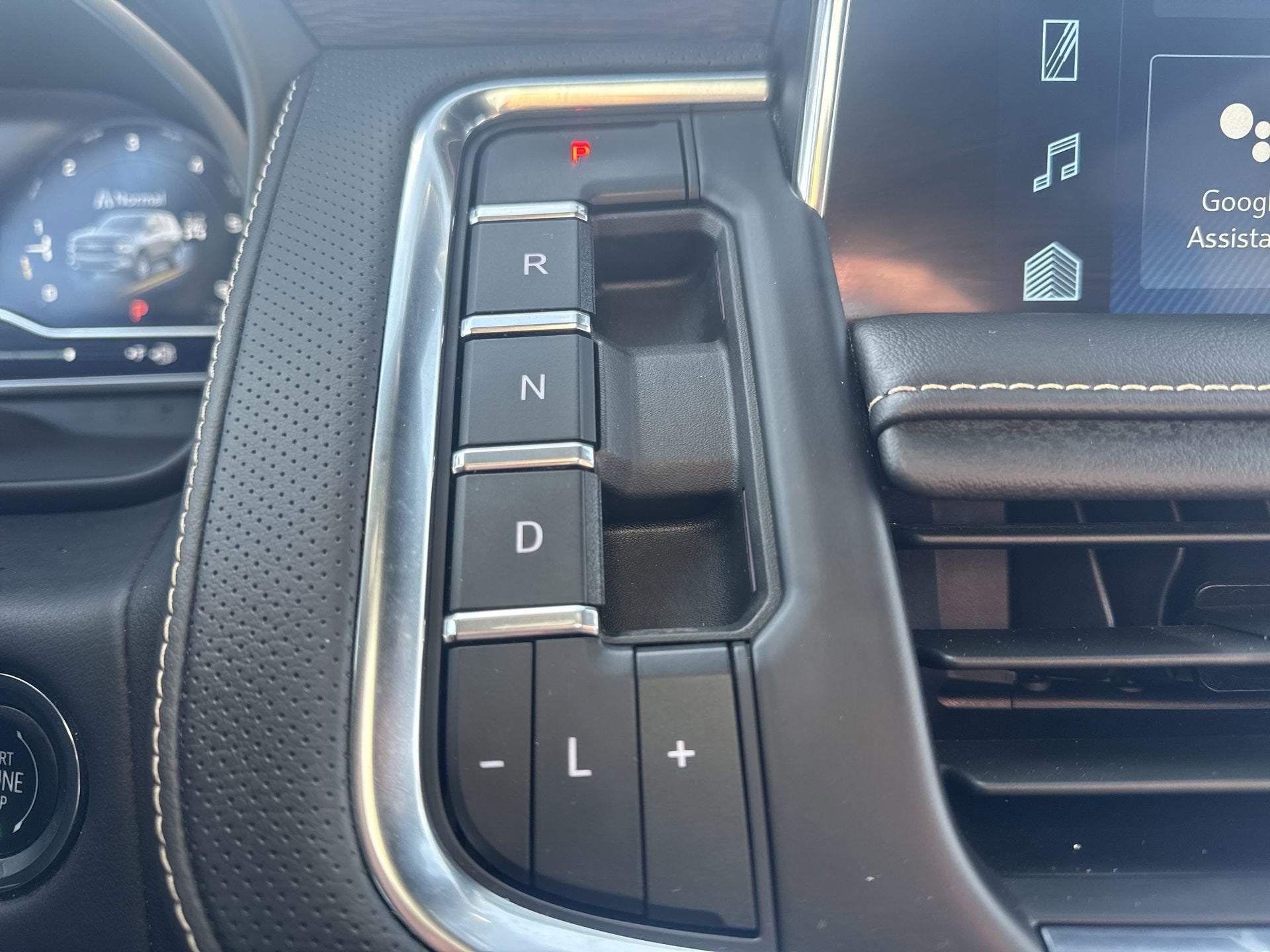 2023 Chevrolet Suburban 4WD Premier