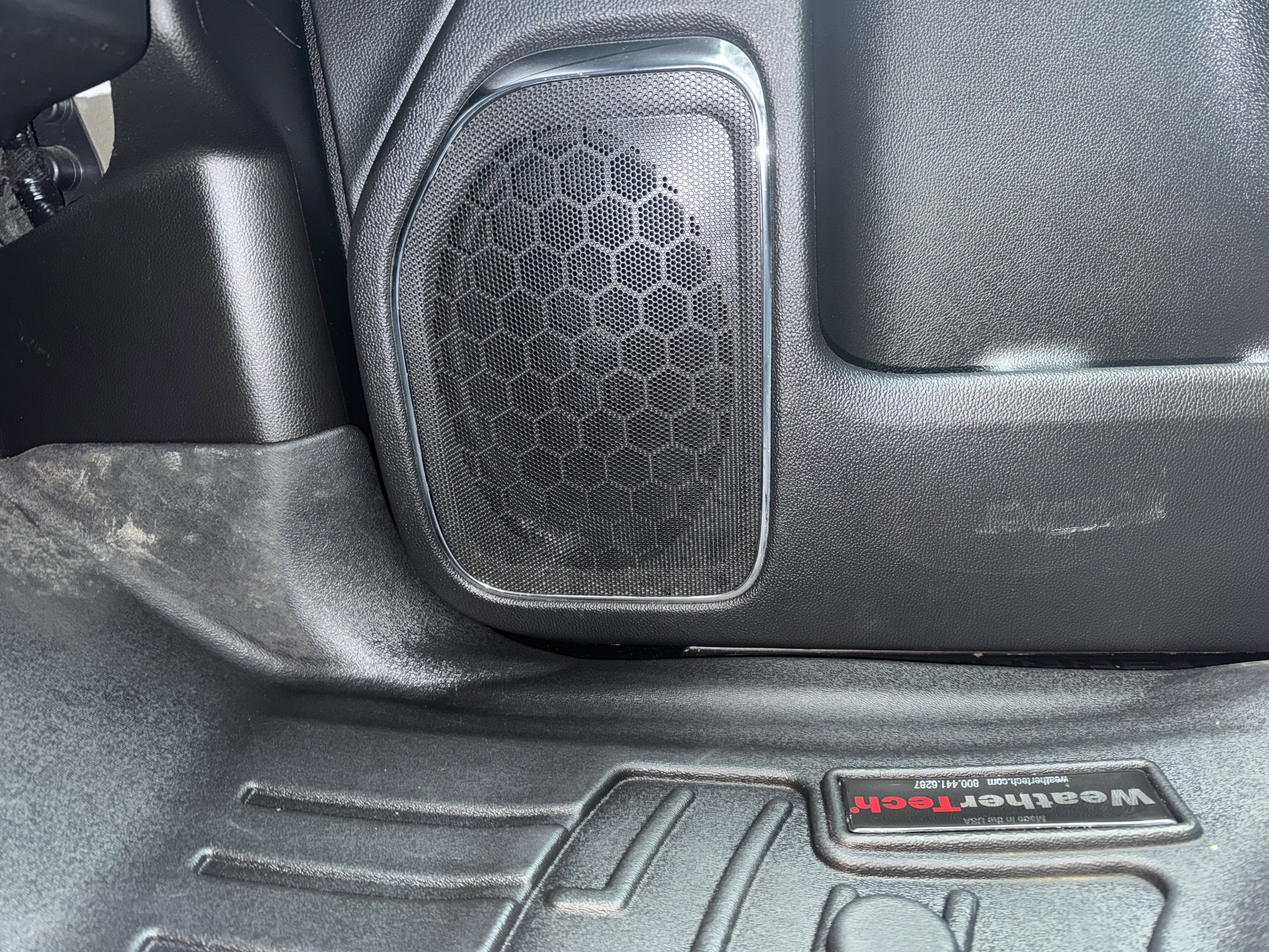 2015 GMC Sierra 2500HD available WiFi Crew Cab Standard Box 4-Wheel Drive SLE