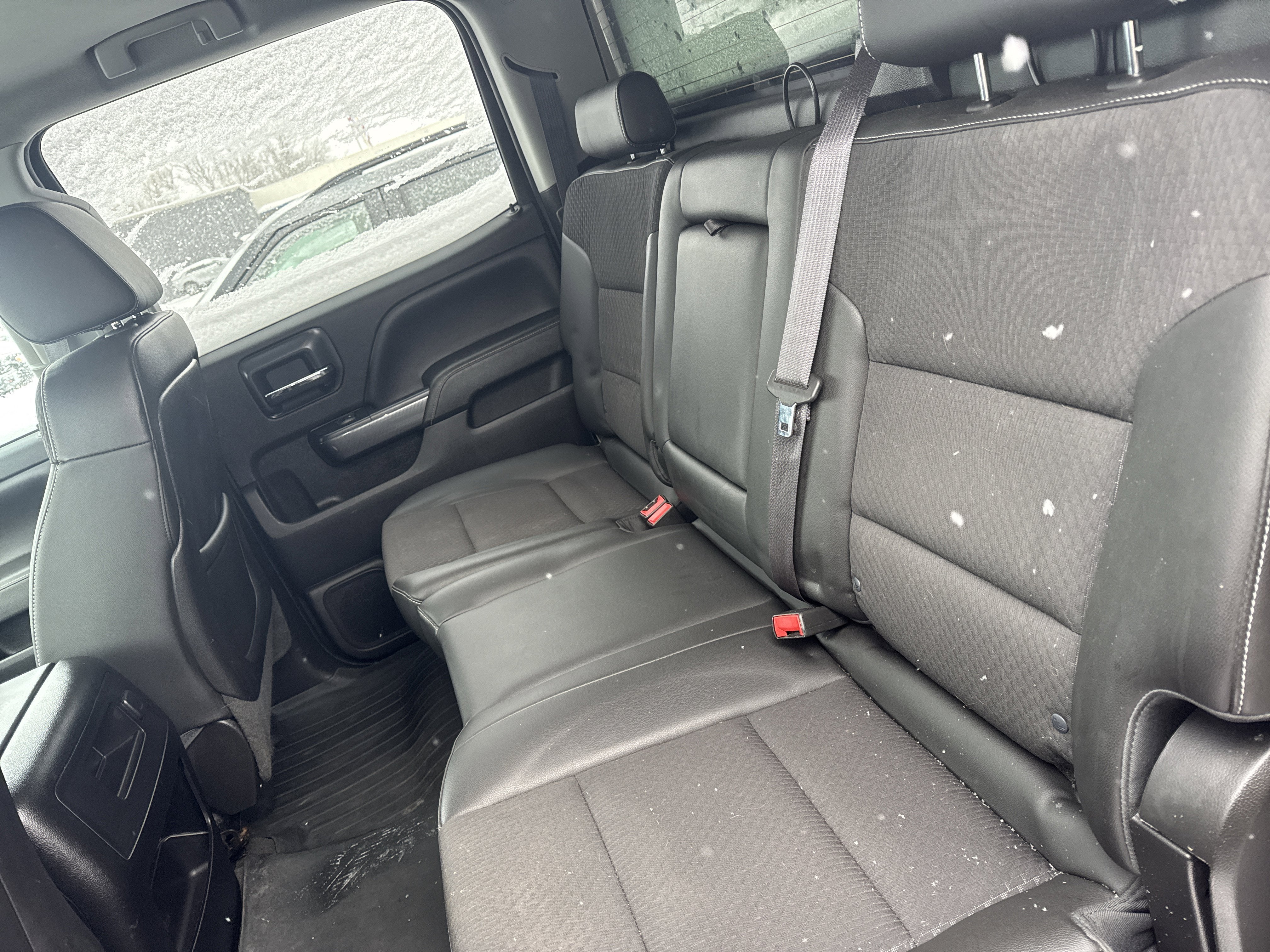 2015 GMC Sierra 2500HD available WiFi Crew Cab Standard Box 4-Wheel Drive SLE