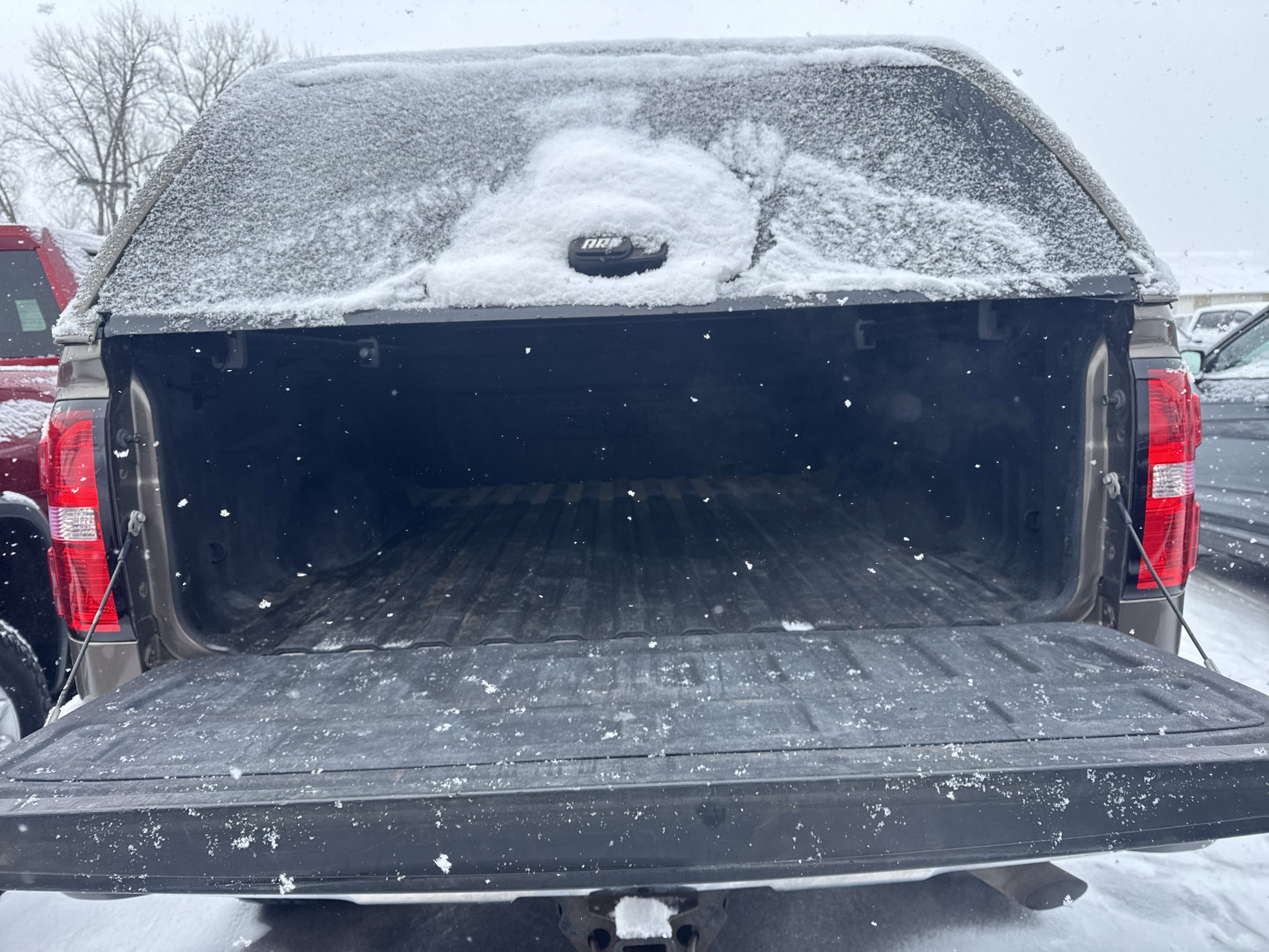 2015 GMC Sierra 2500HD available WiFi Crew Cab Standard Box 4-Wheel Drive SLE