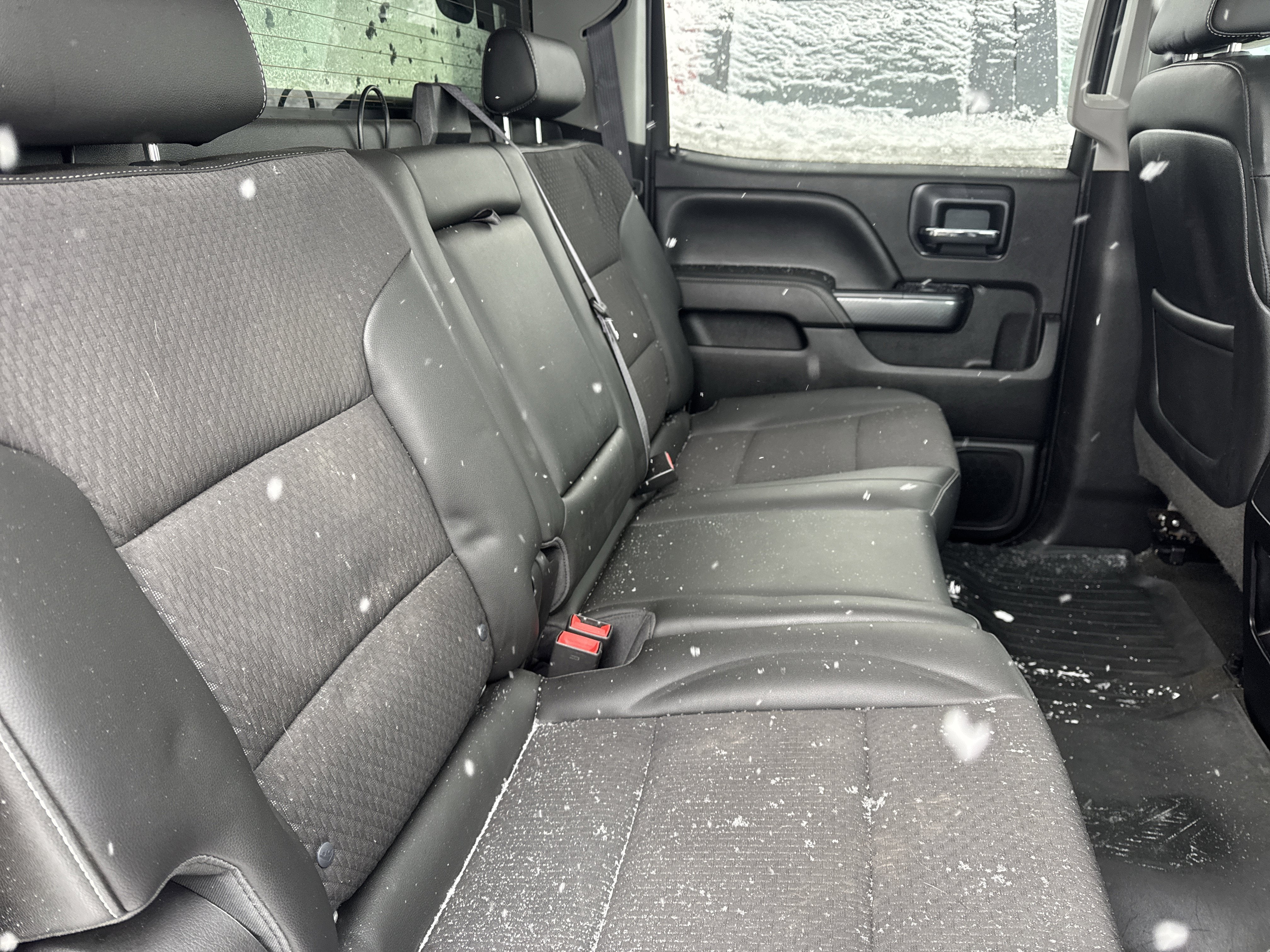 2015 GMC Sierra 2500HD available WiFi Crew Cab Standard Box 4-Wheel Drive SLE