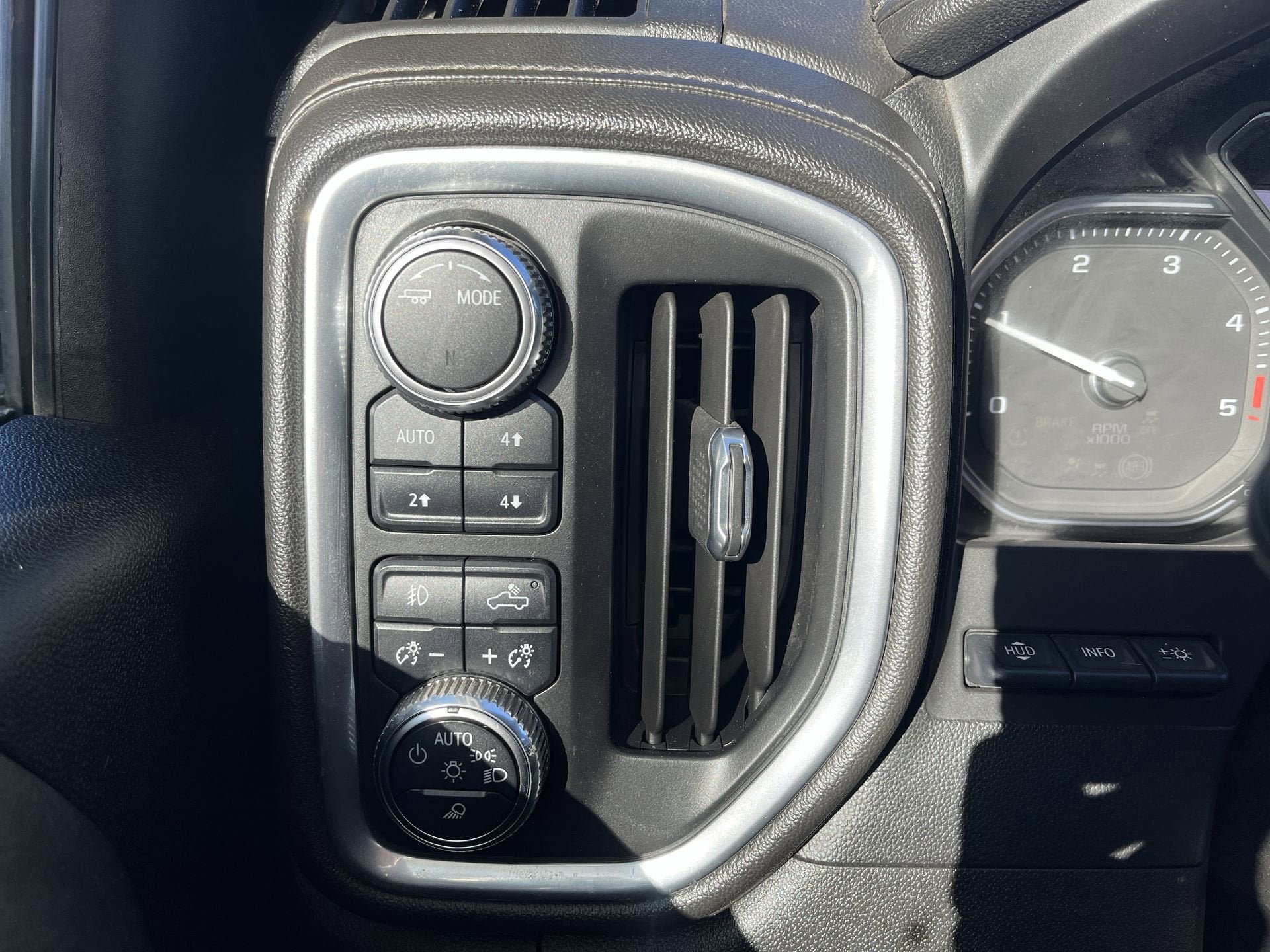 2022 GMC Sierra 3500HD Crew Cab Long Box 4-Wheel Drive Denali