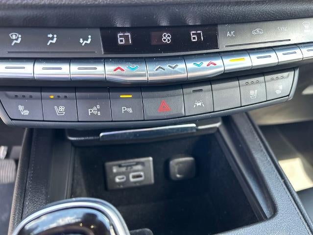 2023 Cadillac XT4 AWD 4dr Premium Luxury