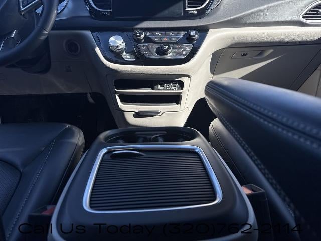 2024 Chrysler Pacifica Touring L FWD