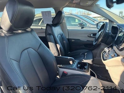 2024 Chrysler Pacifica Touring L FWD