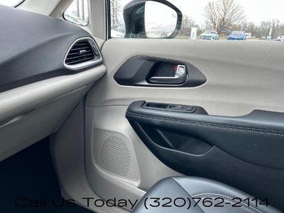 2024 Chrysler Pacifica Touring L FWD