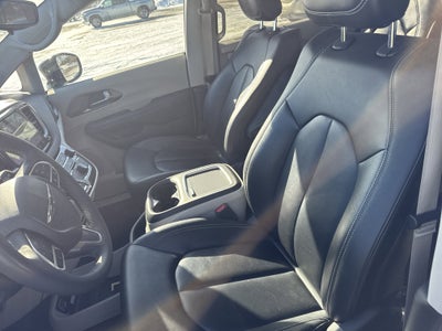 2024 Chrysler Pacifica Touring L FWD