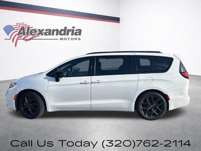 2025 Chrysler Pacifica Limited FWD