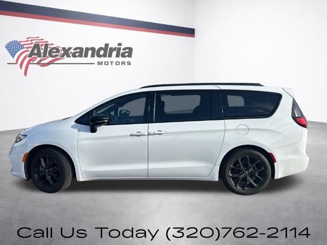 2025 Chrysler Pacifica Limited FWD