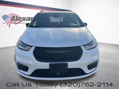 2025 Chrysler Pacifica Limited FWD